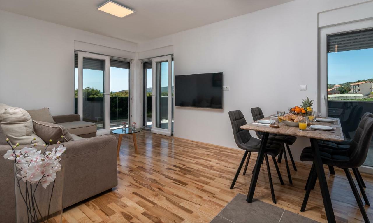 Helena Apartment